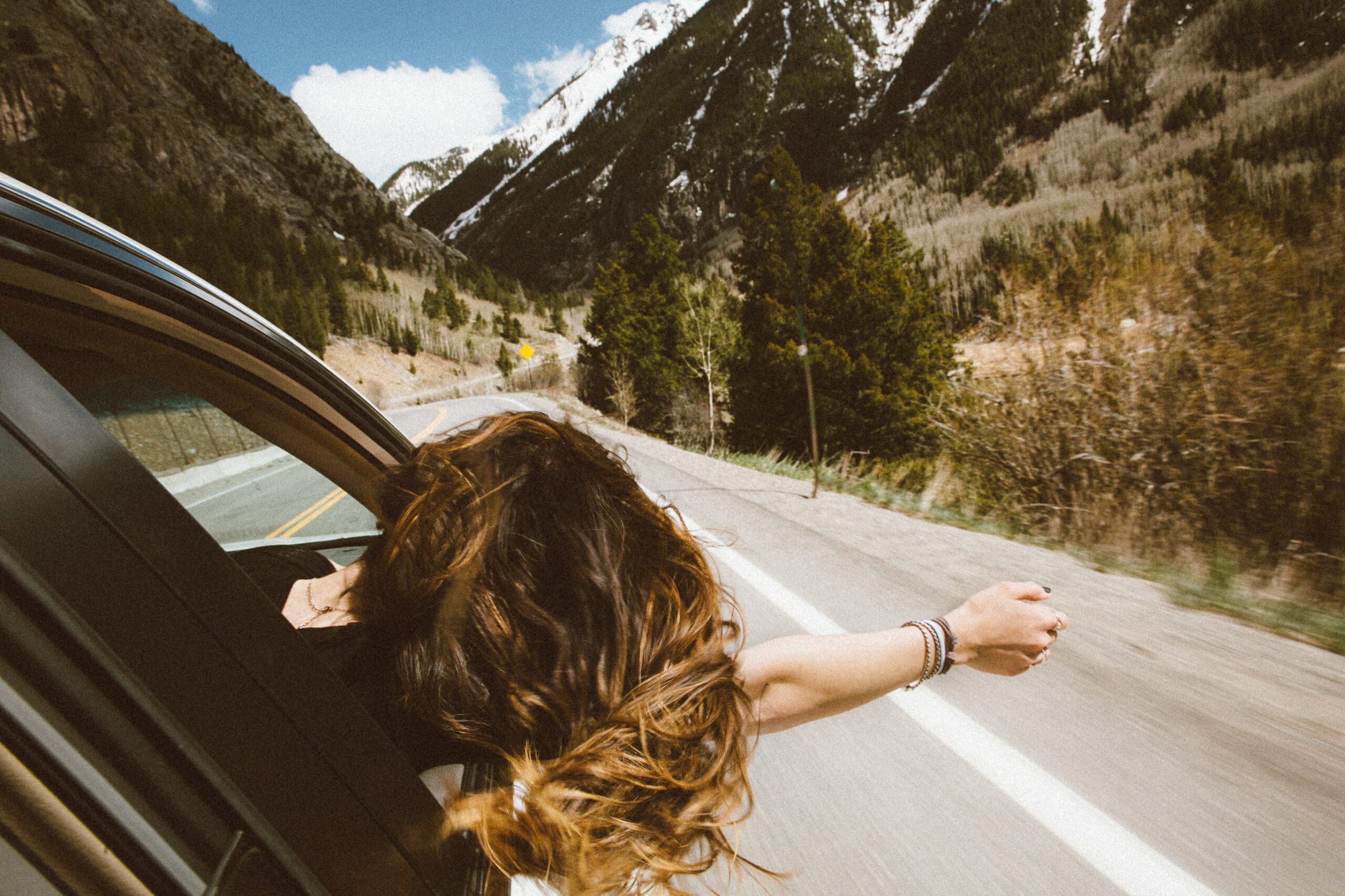 ragazza in viaggio